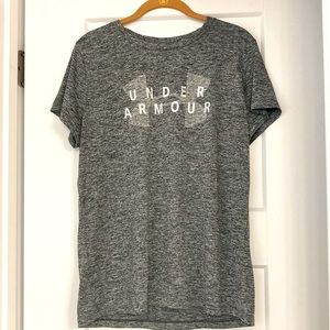NWOT Under armour athletic top